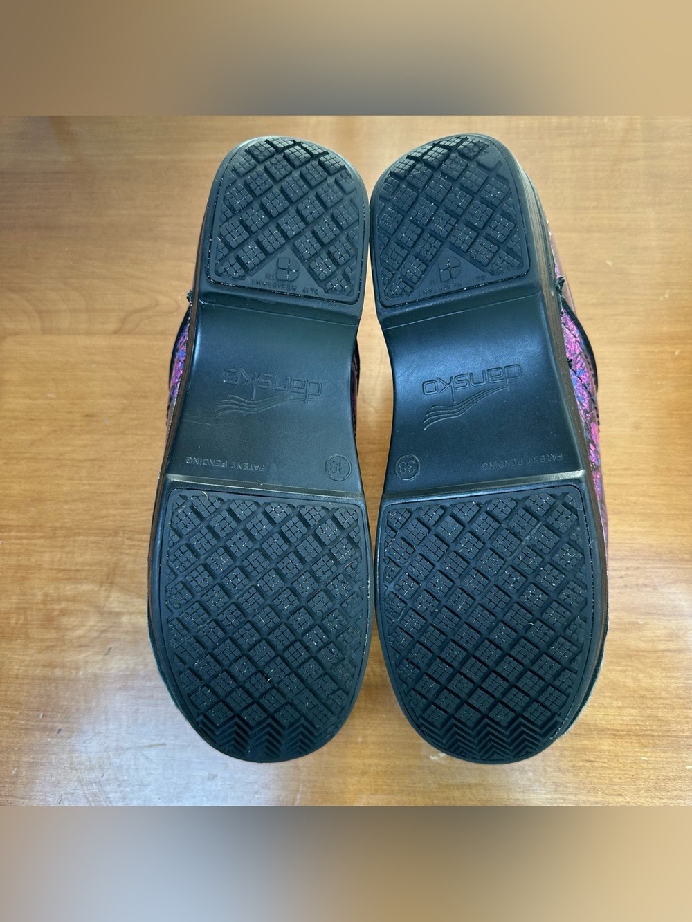 Dansko Professional XP Clogs Butterfly/Floral Patent Leather Size 38 (US 8) - Picture 12 of 12